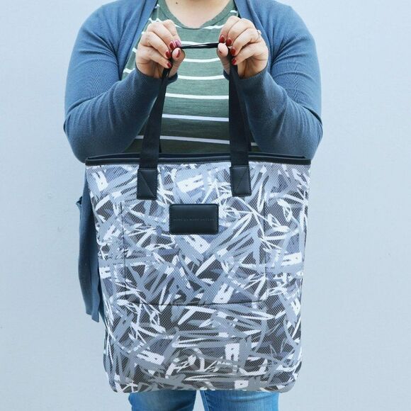 NEW Marc by Marc Jacobs Artisan Paint Splash Tote - Picture 1 of 9